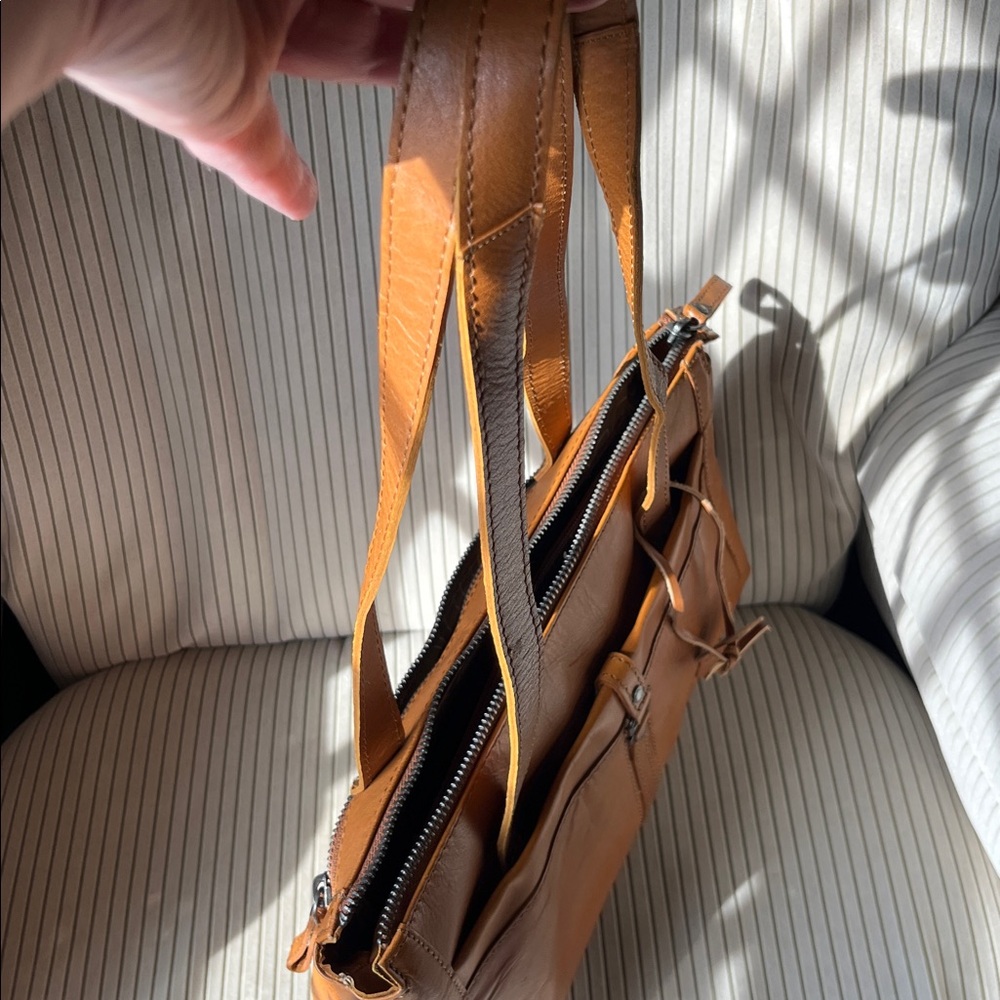 Spikes & Sparrow- Genuine Leather Tan shoulder Bag - - Picture 11 of 11